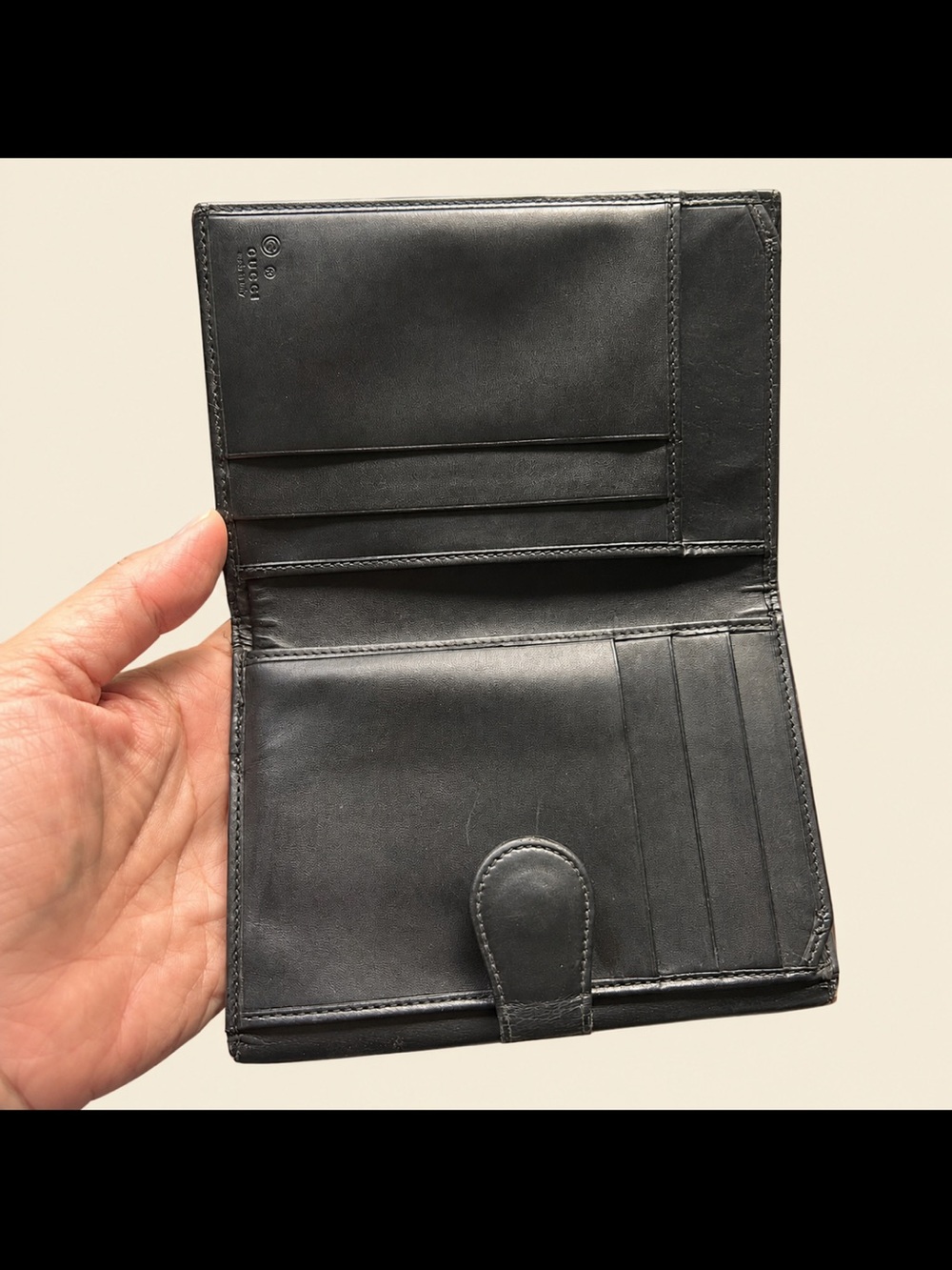 GUCCI Midsize Black WALLET EUC - Picture 5 of 10